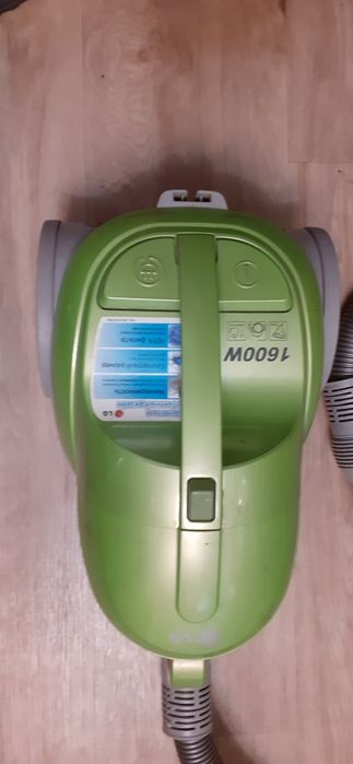 Мощный! Пылесос контейнерный.