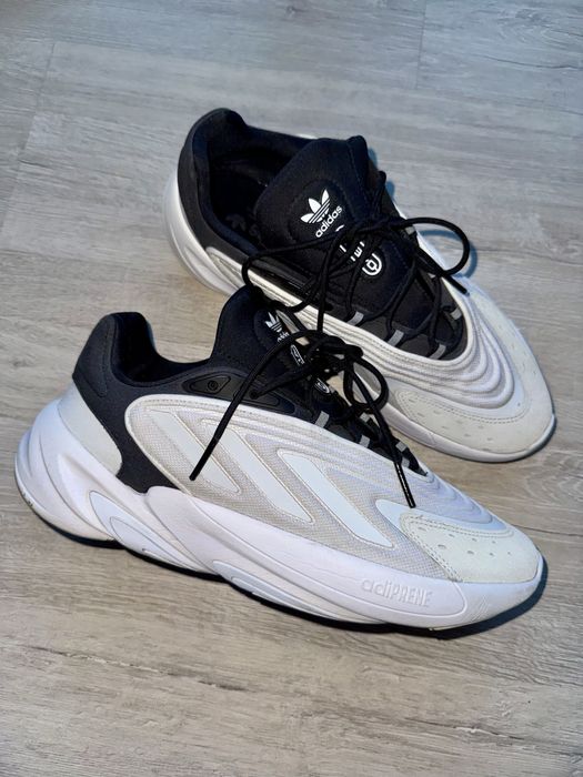 Продам кросівки Adidas Ozelia