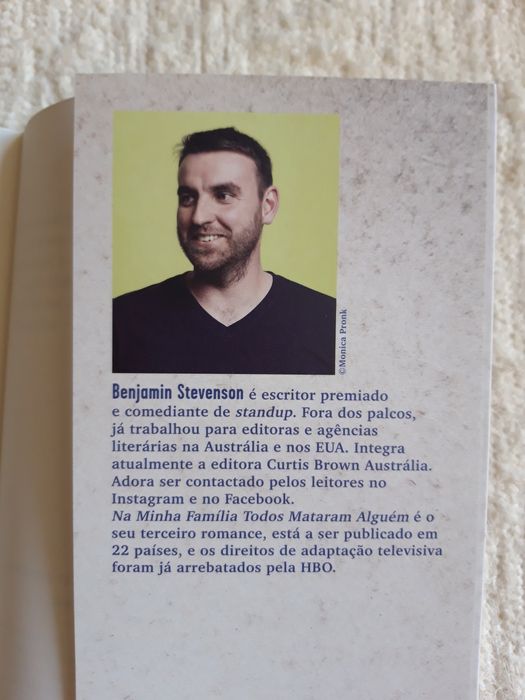 Livro de Benjamin Stevenson: Na Minha Família Todos Mataram Alguém