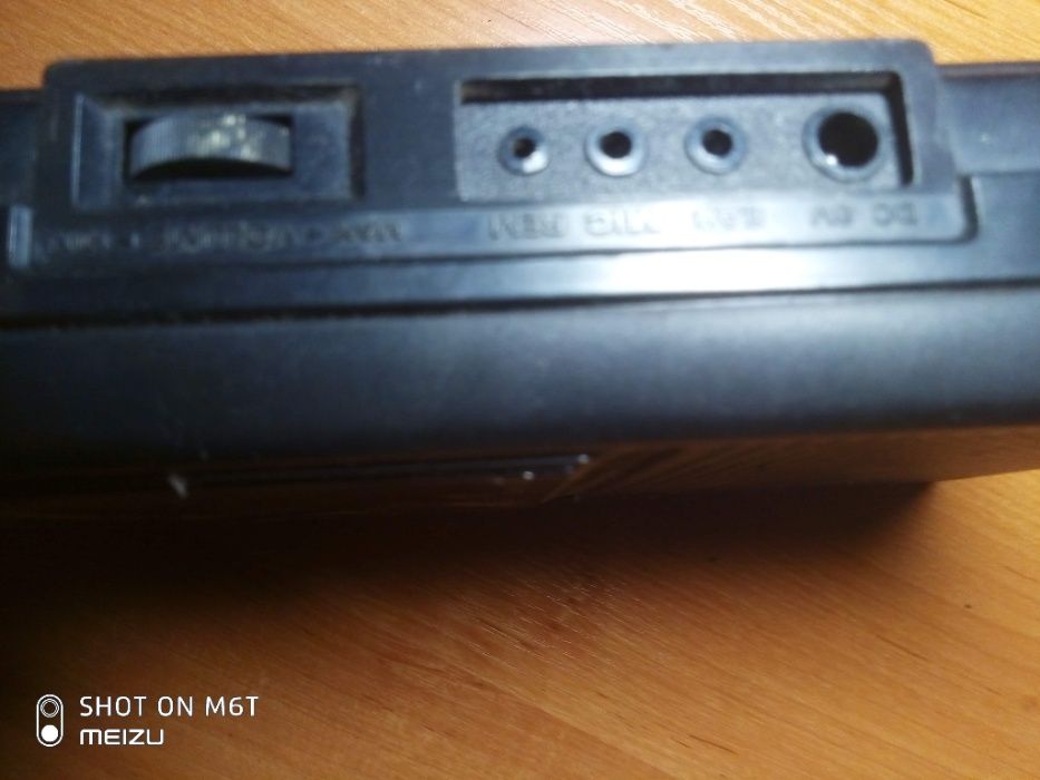 Касетний магнітофон Sanyo Slim 112.