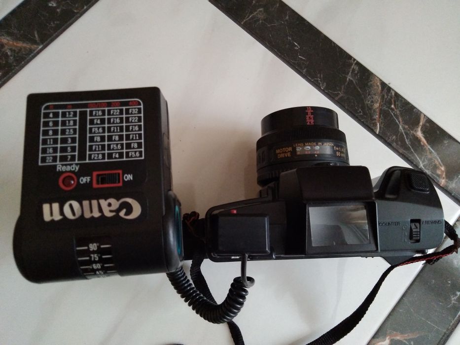 Фотоаппарат-камера CANON плёночный