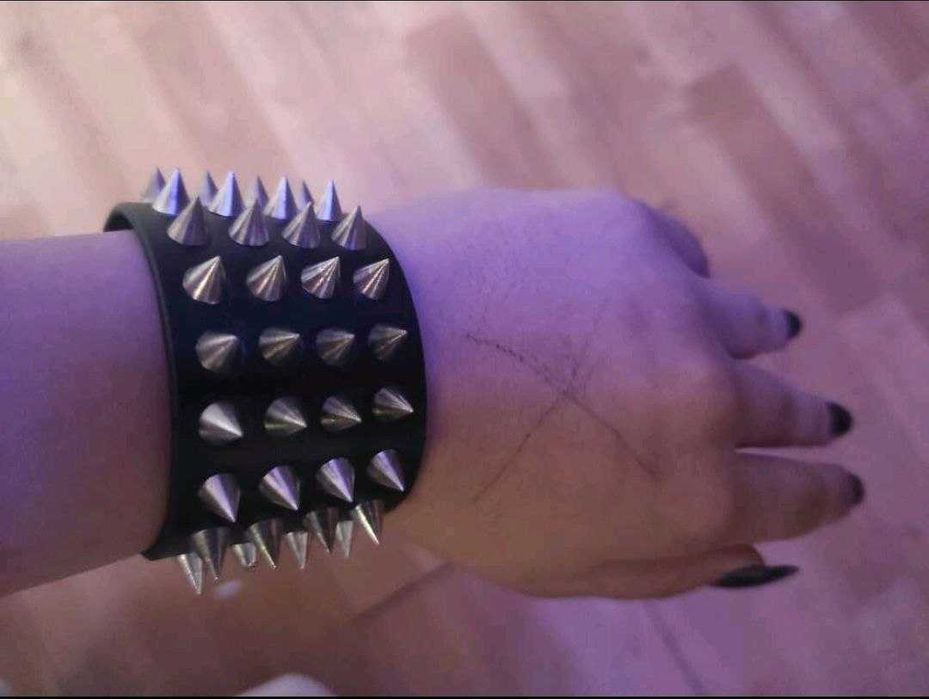 Bransoleta GOTH pieszczocha ćwieki kolce