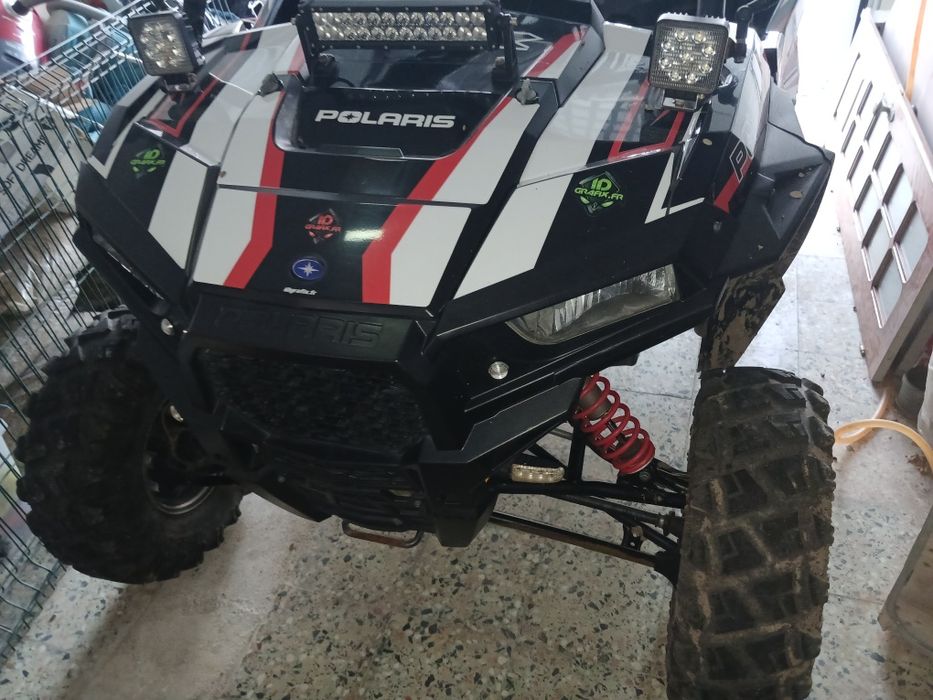 Polaris 900s preto