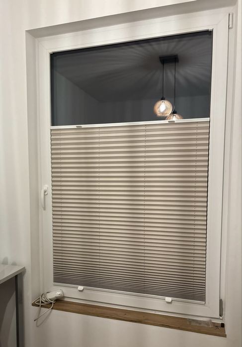 rolety plisowane blackout beżowe na okno 3 sztuki