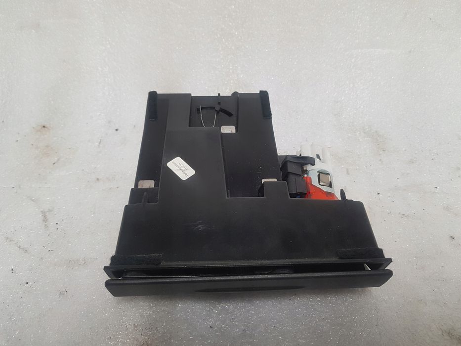 seat toledo 2 ii leon popielniczka 1m0857975