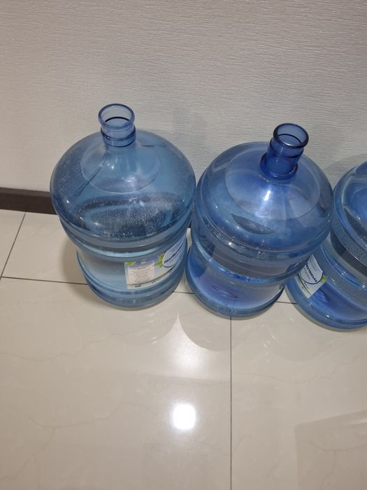 Продам бутыль 18.9л