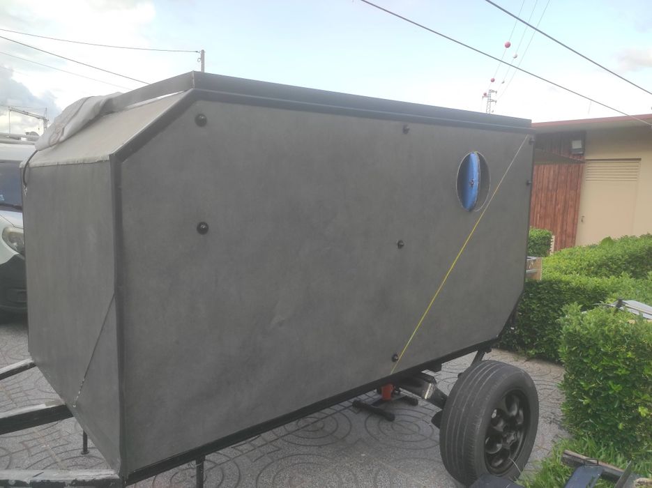 Atrelado (trailer) com suspensão