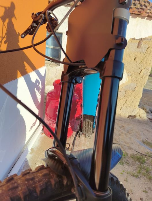 Vendo URGENTE  bicicleta downhill toda em carbono