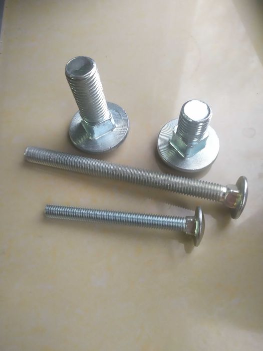 Болты мебельные din 603