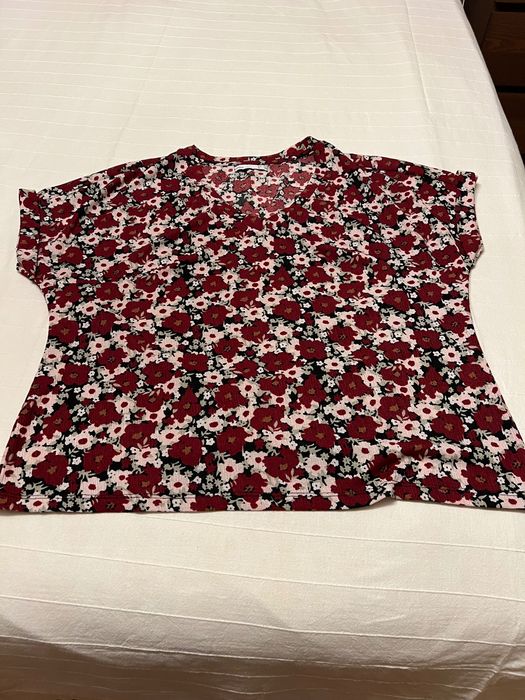 T-shirt/blusas mulher (vendo em conjunto ou separadas)