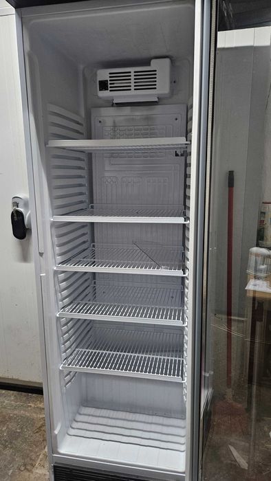 Vitrine Vertical Refrigerada Pecomark PKSS374DTK – 358 L