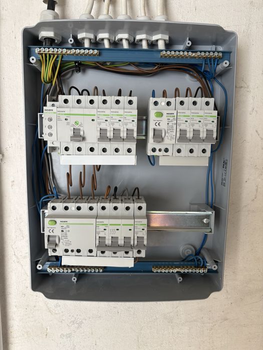 Elektryk / instalacje elektryczne / renowacje / remont