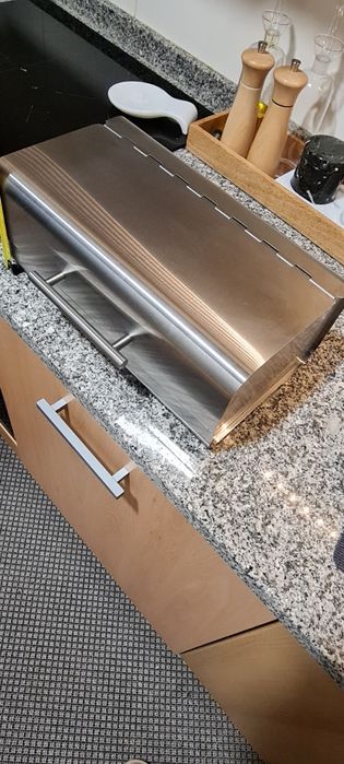 Caixa de pão  metálica