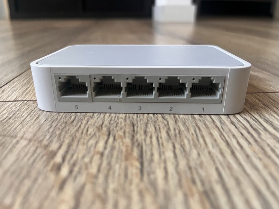 Switch Ethernet TP-Link 5 Portas 10/100 Mbps (TL-SF1005D) - Como Novo