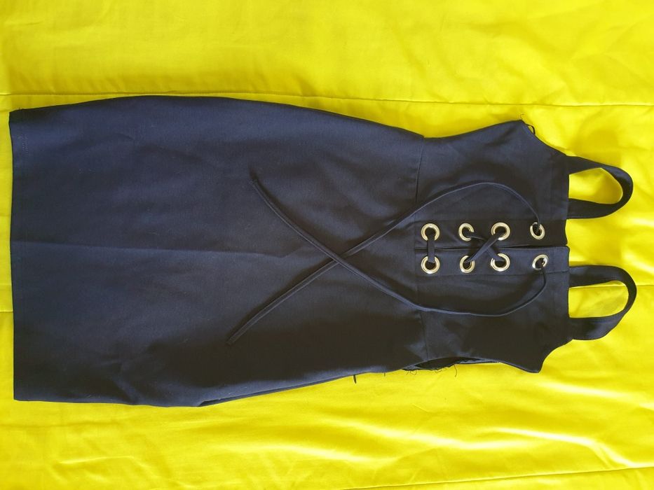 Conjunto de vários vestidos novos