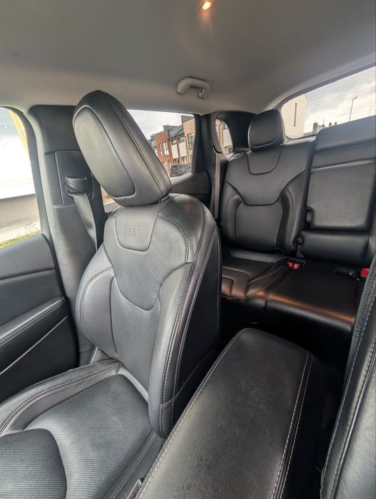jeep cherokee 2,4 л  2019 р