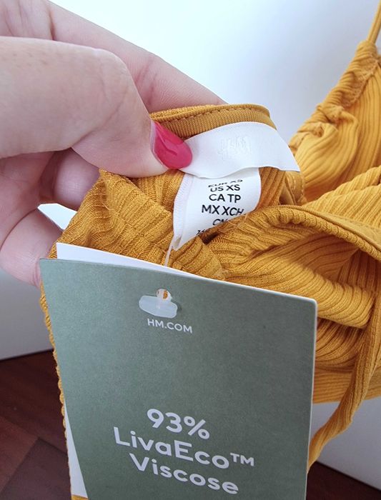 Vestido amarelo H&M com abertura nas costas tam XS - novo com etiqueta