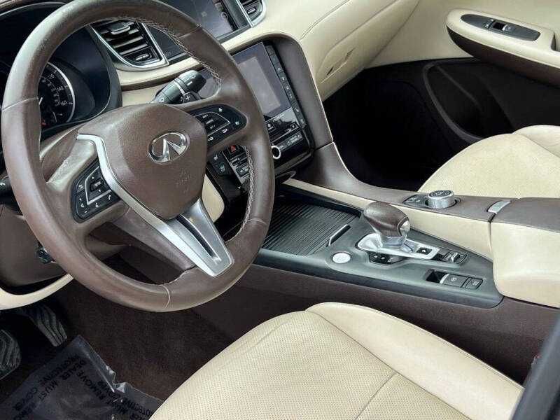 Infiniti QX50 Essential 2019