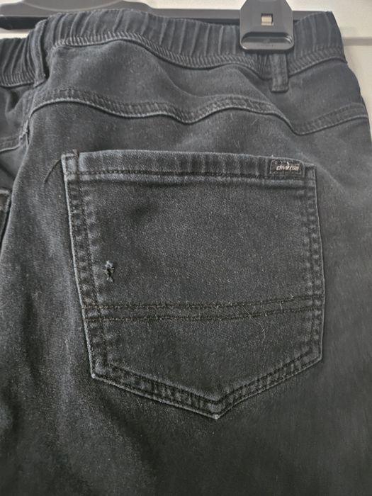 Spodnie joggery Diverse