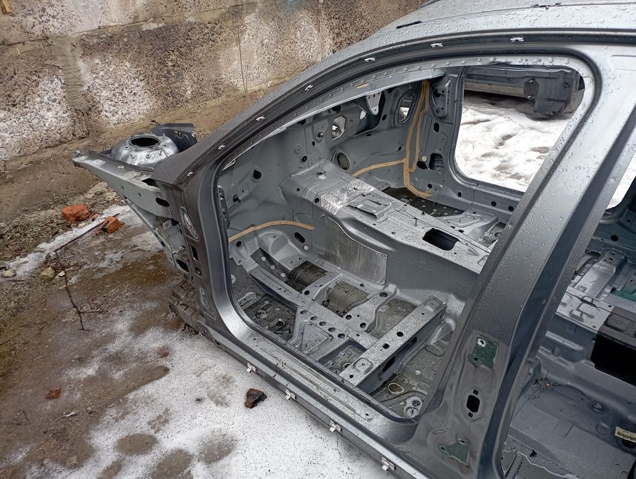 Четверть кузова та лонжерон  Mercedes W212 Мерседес W212