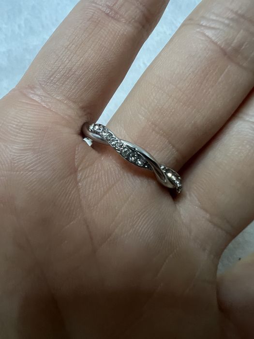 Pierścionek cyrkonie stal nierdzewna elegancki klasyczny casual