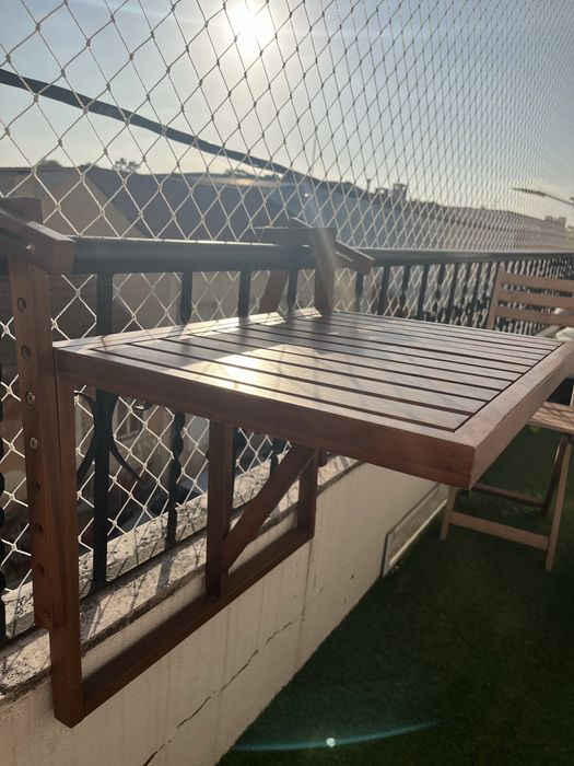 Mesa de Varanda Dobrável em Madeira – Excelente para Espaços Pequenos