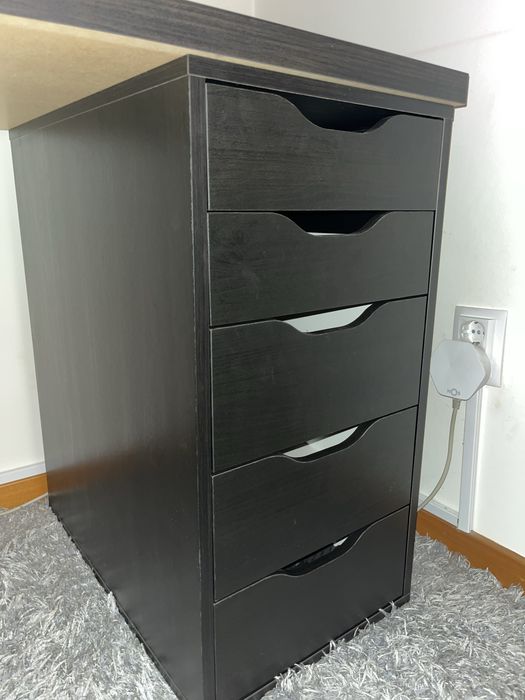Secretária IKEA + 2 Gaveteiras ALEX – Setup Completo
