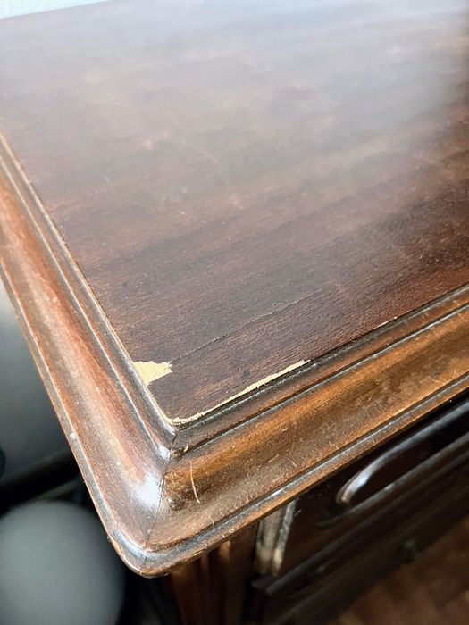 Mobília de quarto em madeira maciça