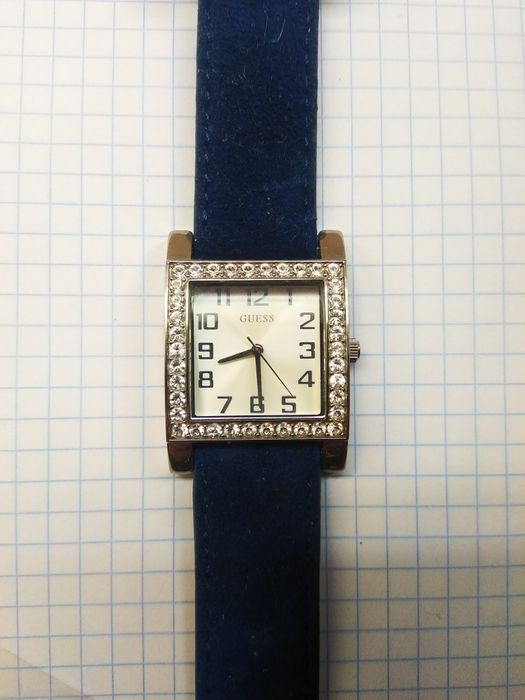 Часы Guess w0158l1