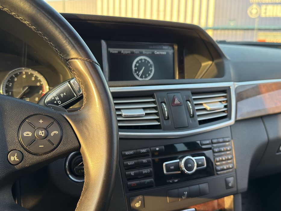 Mercedes-Benz E250 CGI BlueEFFICIENCY W212 2011