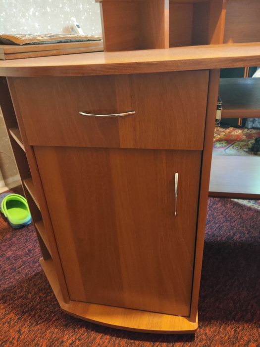 Компьютерный стол (угловой)