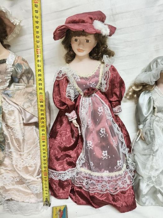 Порцелянові ляльки