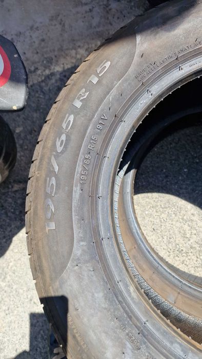À venda vários pneus em excelente estado r15 r16