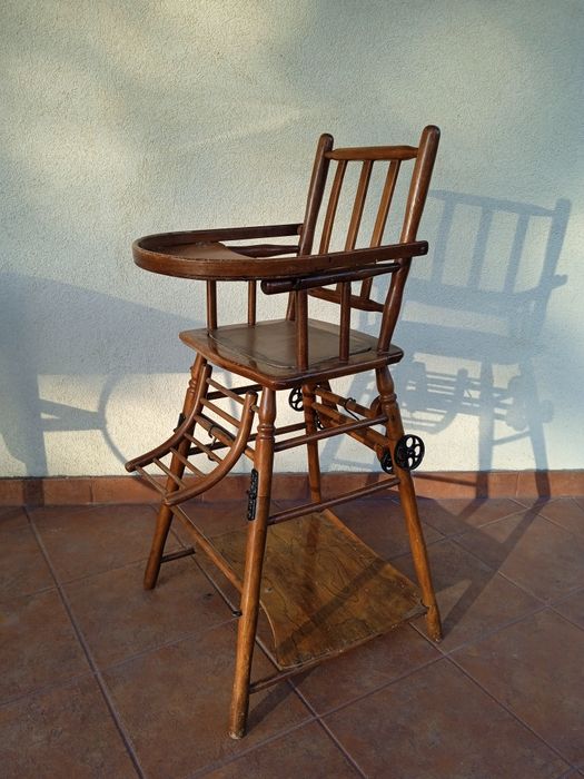 Unikatowe krzrsełko do karmienia