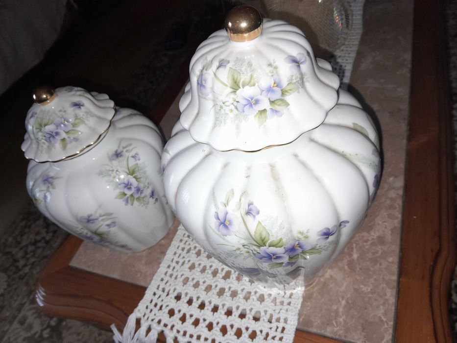 3 boles com filete em ouro