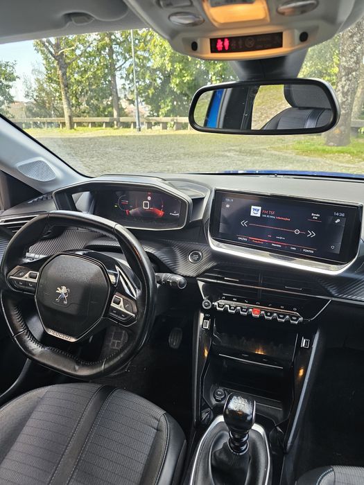 Peugeot 208 allure 1.2 110cv caixa de 6