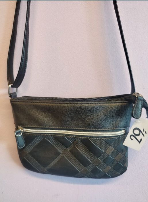 Torebka na ramię mała czarna skóra