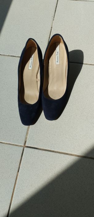 Sapatos de salto alto, azuis.Massimo Dutti