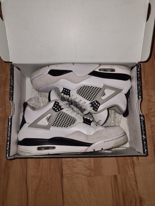 Jordan 4 RETRO Military Black