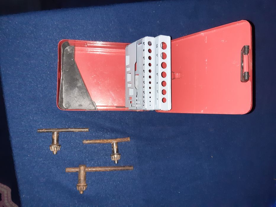 Caixa para brocas Bosch c/chaves de aperto