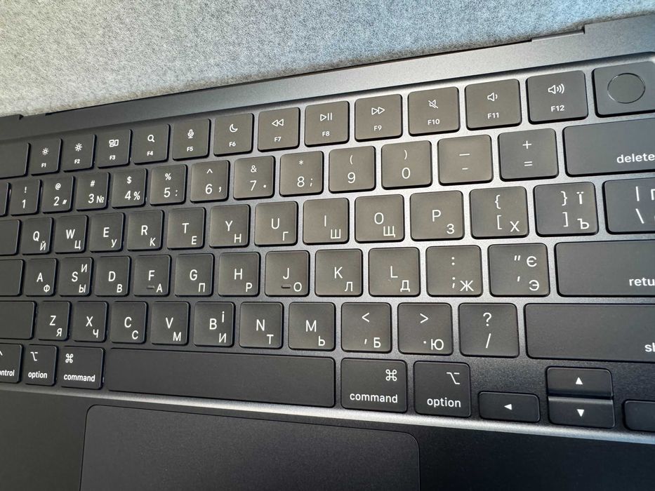 Лазерная гравировка клавиатуры MacBook Ноутбуков Клавиатур