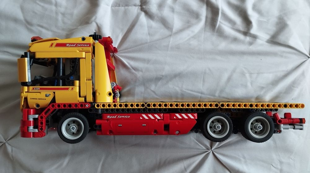 LEGO Technic Flatbed Truck 8109