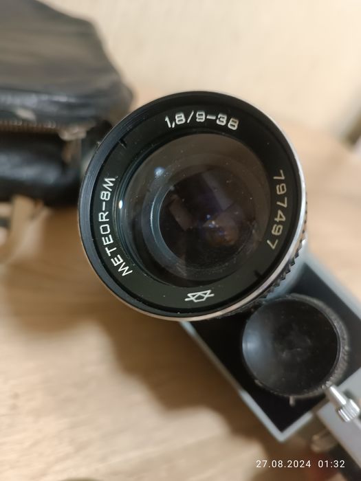 Кинокамера Кварц 2×8С•3 камера плёночная Зенит объектив Мир -1