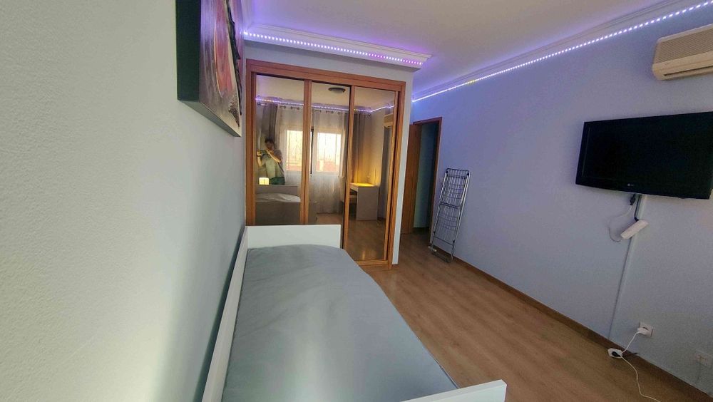 Alugo quarto em Jardim da Radial