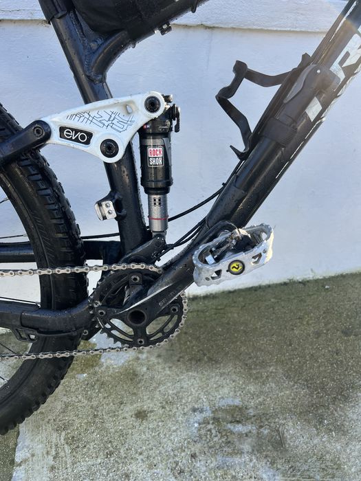 Bicicleta TREK Suapensão total