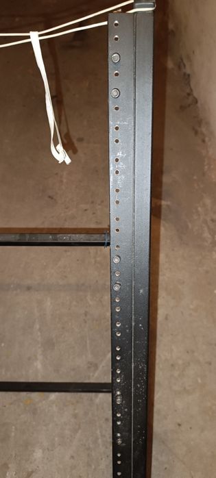 Stojak na sprzęt muzyczny