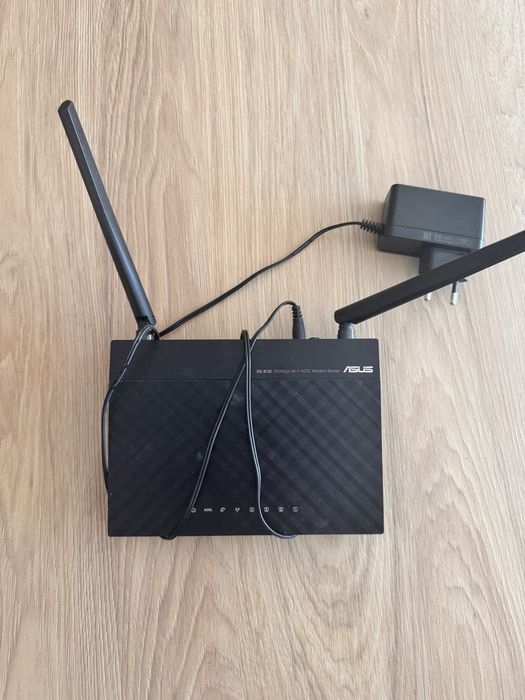 Router ASUS DSL-N12E