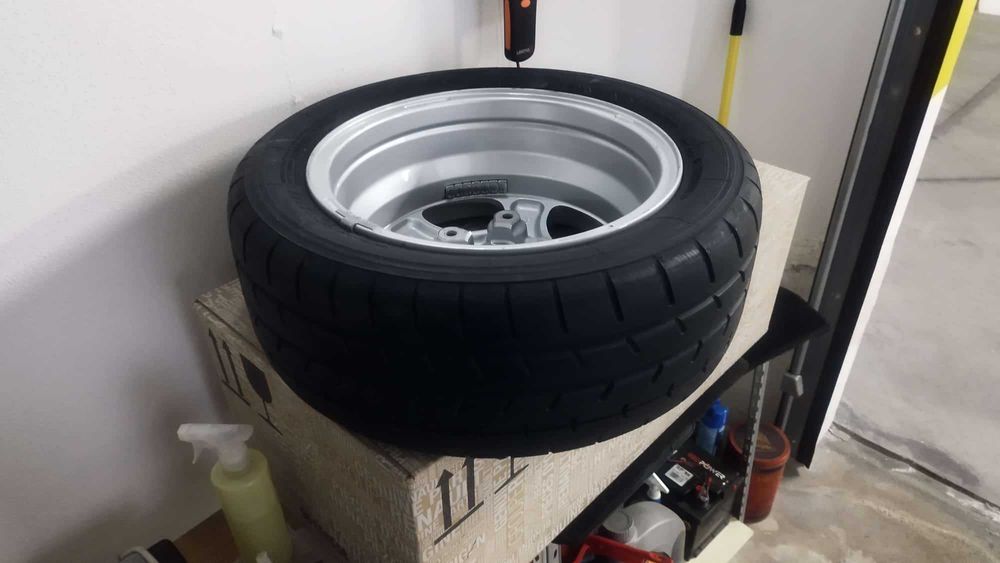 Jantes 106 GTI com pneus Yokohama A052 novos