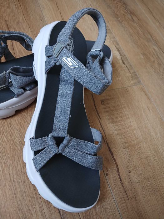 Босоножки Skechers р41