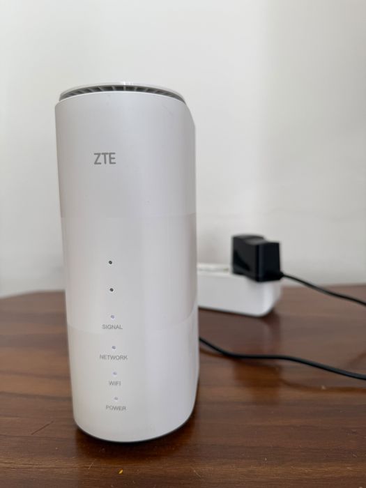 Router SIM 5G ZTE Wi-Fi 6 - Desbloqueado